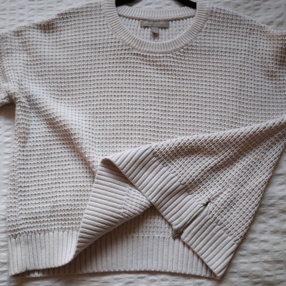 Banana Republic Sweater - Picture 4 of 7